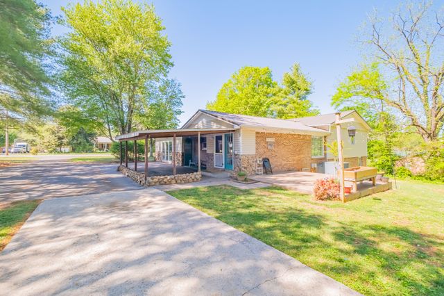 639 Sunburst Dr, Mcminnville, TN 37110