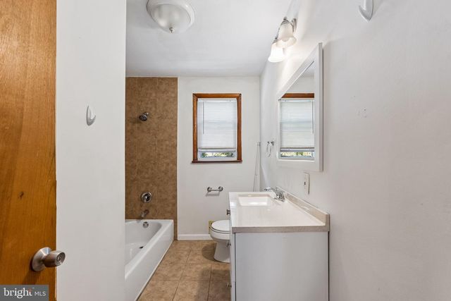38 CHAUNCEY AVE, Ewing, NJ 08638