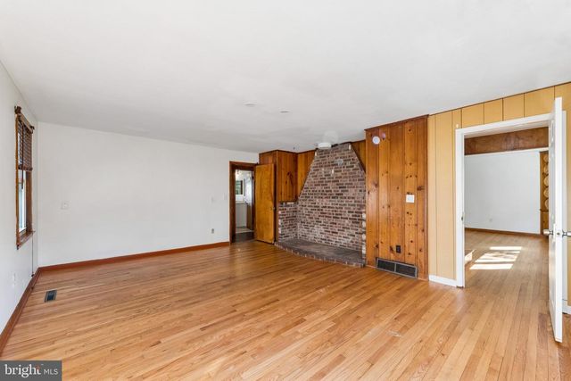 38 CHAUNCEY AVE, Ewing, NJ 08638