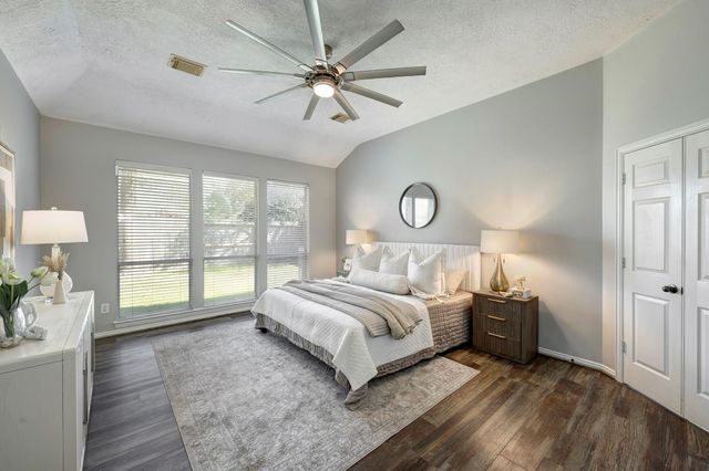 1299 Ocean Manor Lane, League City, TX 77573