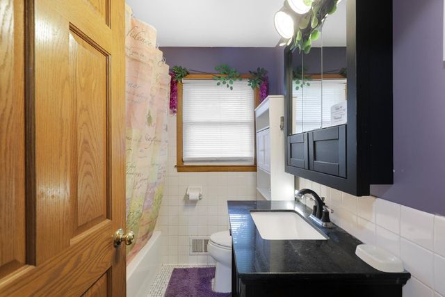 5918 Xerxes Avenue N, Brooklyn Center, MN 55430