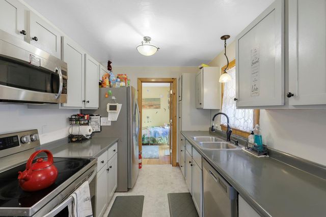 5918 Xerxes Avenue N, Brooklyn Center, MN 55430