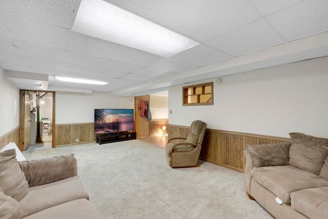 5918 Xerxes Avenue N, Brooklyn Center, MN 55430