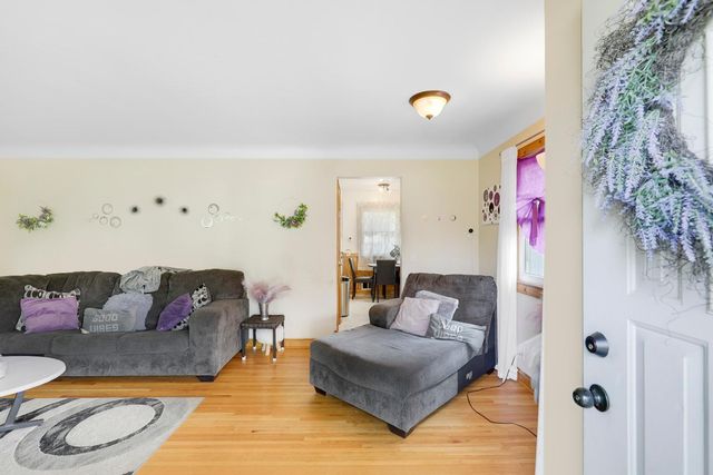 5918 Xerxes Avenue N, Brooklyn Center, MN 55430