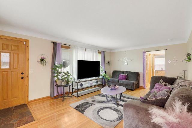 5918 Xerxes Avenue N, Brooklyn Center, MN 55430