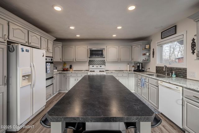 2871 E Fairview Loop, Wasilla, AK 99654