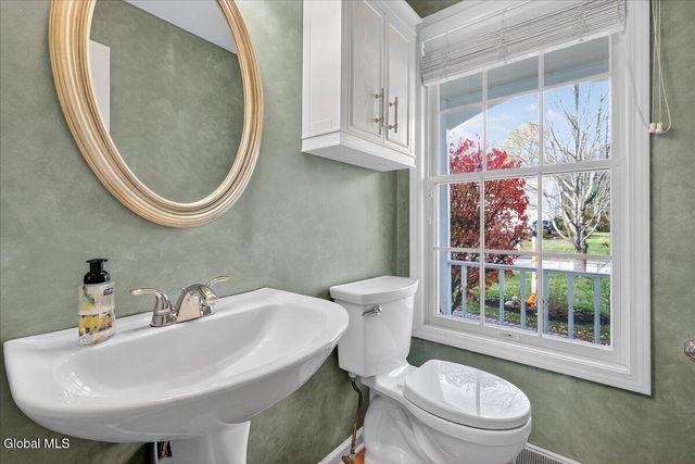 15 Coneflower Court, Malta, NY 12020