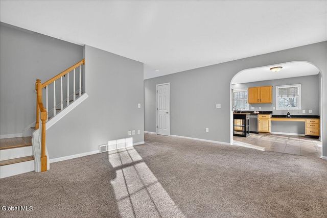 15 Coneflower Court, Malta, NY 12020