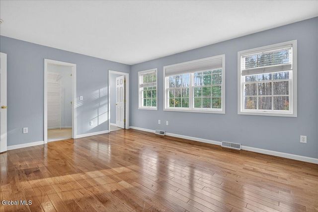 15 Coneflower Court, Malta, NY 12020