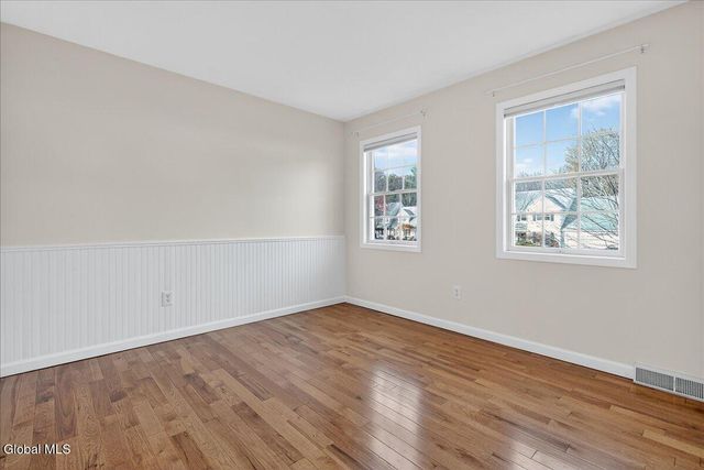 15 Coneflower Court, Malta, NY 12020