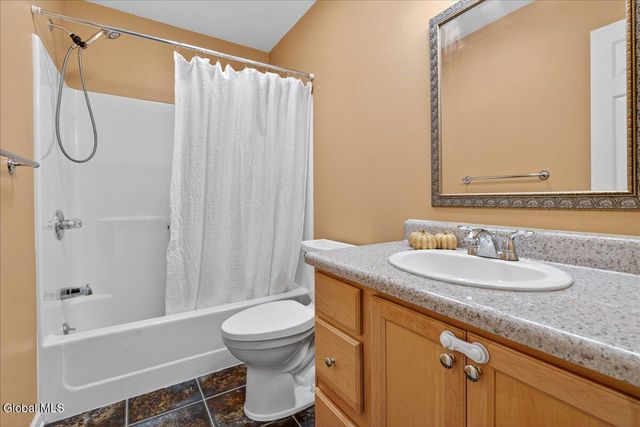 15 Coneflower Court, Malta, NY 12020