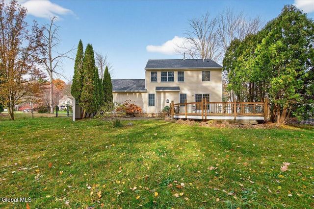 15 Coneflower Court, Malta, NY 12020