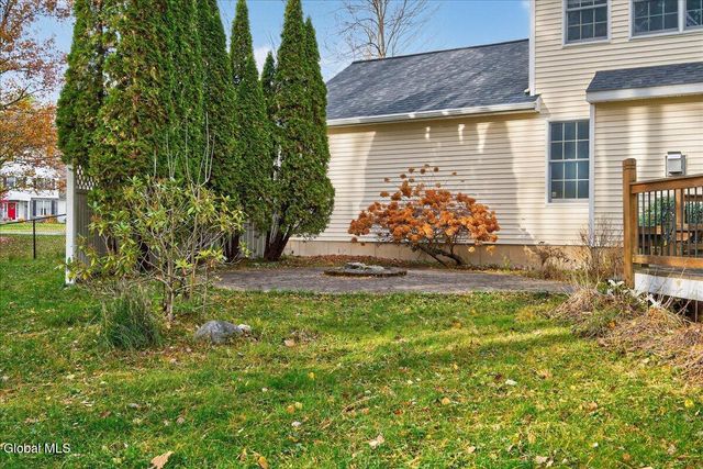 15 Coneflower Court, Malta, NY 12020