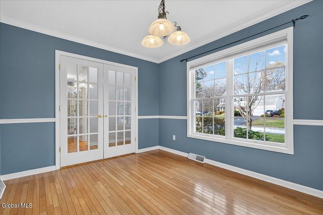 15 Coneflower Court, Malta, NY 12020