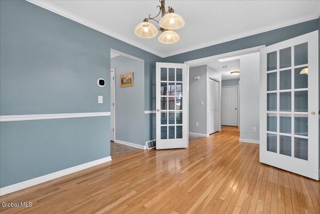 15 Coneflower Court, Malta, NY 12020