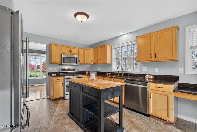 15 Coneflower Court, Malta, NY 12020