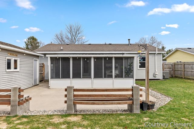 3551 Auburn Avenue, Grand Rapids, MI 49525