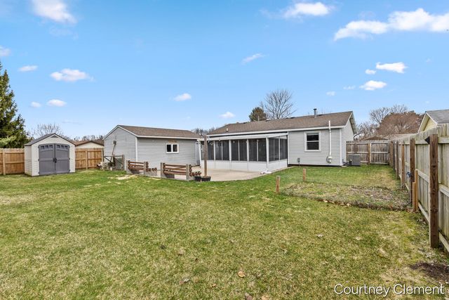 3551 Auburn Avenue, Grand Rapids, MI 49525