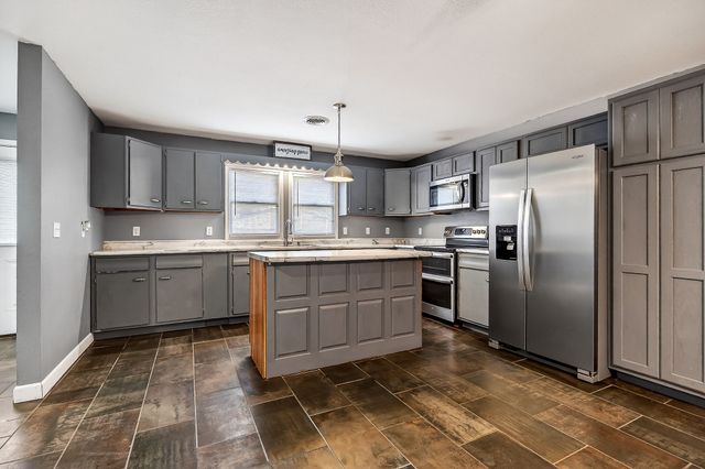 6940 S York Hwy, Clarkrange, TN 38553