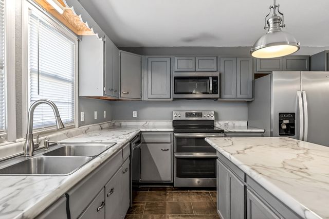 6940 S York Hwy, Clarkrange, TN 38553