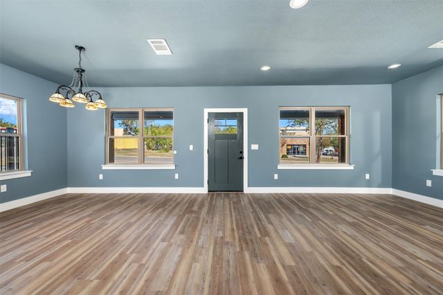 1205 W Avenue G, Temple, TX 76504