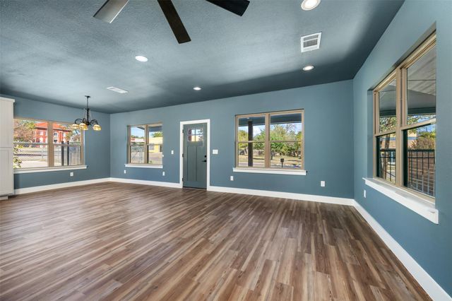 1205 W Avenue G, Temple, TX 76504