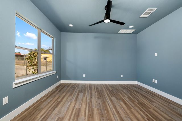 1205 W Avenue G, Temple, TX 76504