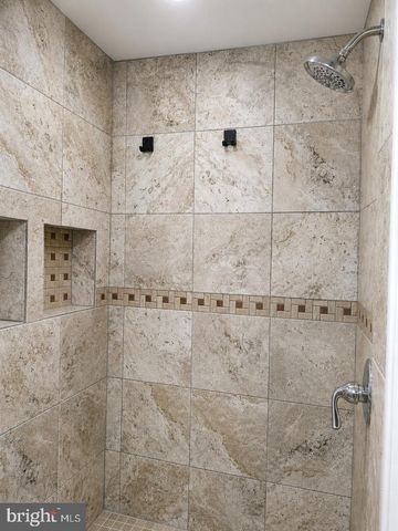 4881 TOWNE PARK RD, Suitland, MD 20746