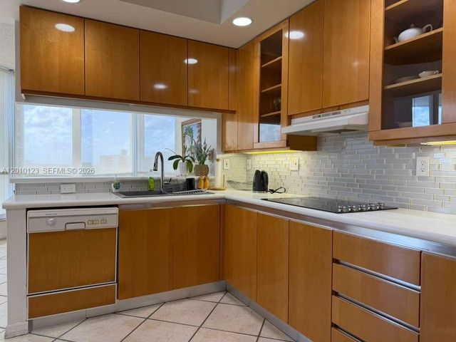 21150 Point Place 1202, Aventura, FL 33180