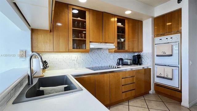 21150 Point Place 1202, Aventura, FL 33180