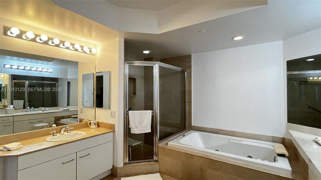 21150 Point Place 1202, Aventura, FL 33180
