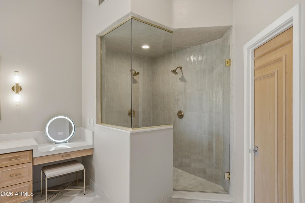 Image 14 of property listing at 6702 E SUNNYVALE Road, Paradise Valley, AZ 85253