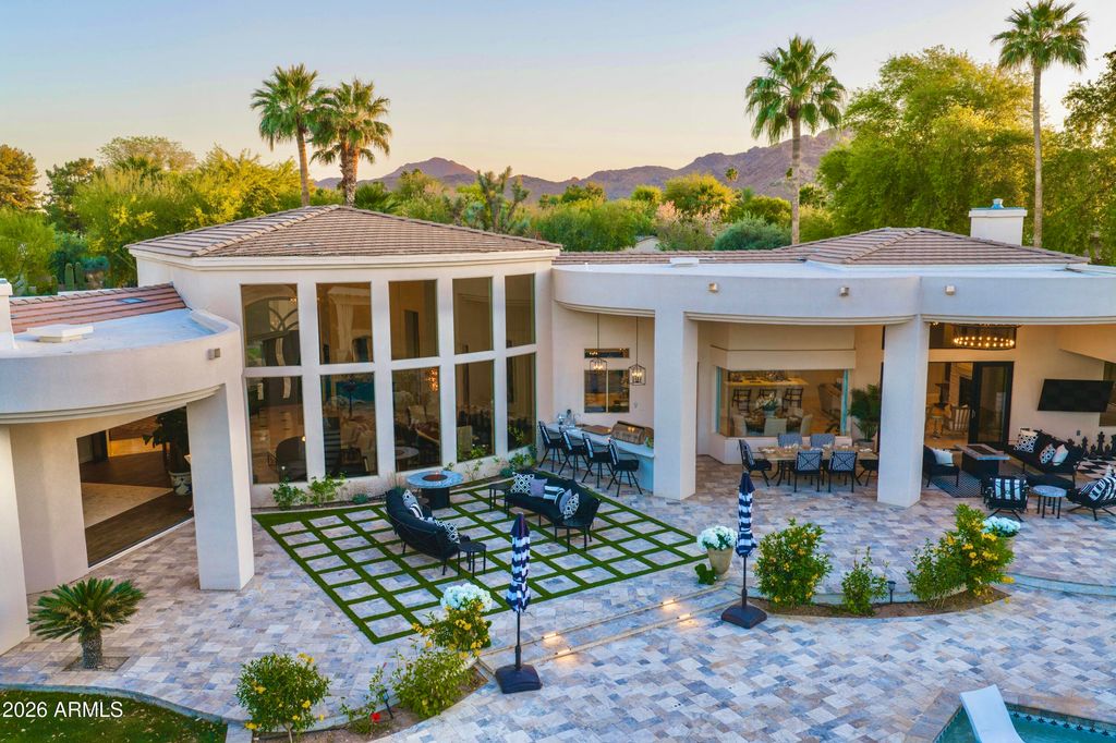 Image 21 of property listing at 6702 E SUNNYVALE Road, Paradise Valley, AZ 85253
