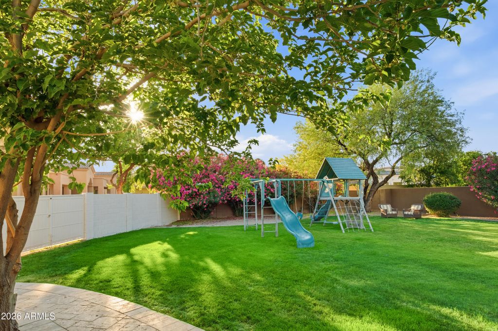 Image 26 of property listing at 6702 E SUNNYVALE Road, Paradise Valley, AZ 85253