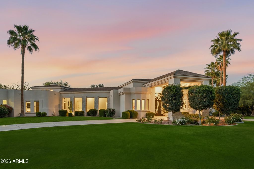 Image 3 of property listing at 6702 E SUNNYVALE Road, Paradise Valley, AZ 85253