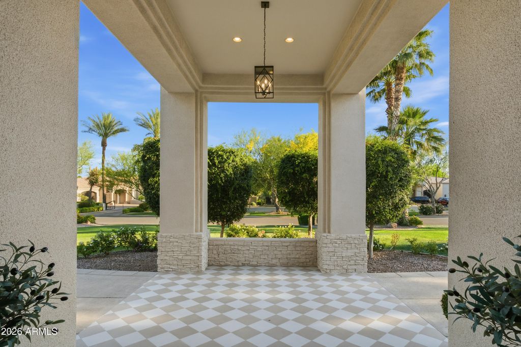 Image 4 of property listing at 6702 E SUNNYVALE Road, Paradise Valley, AZ 85253