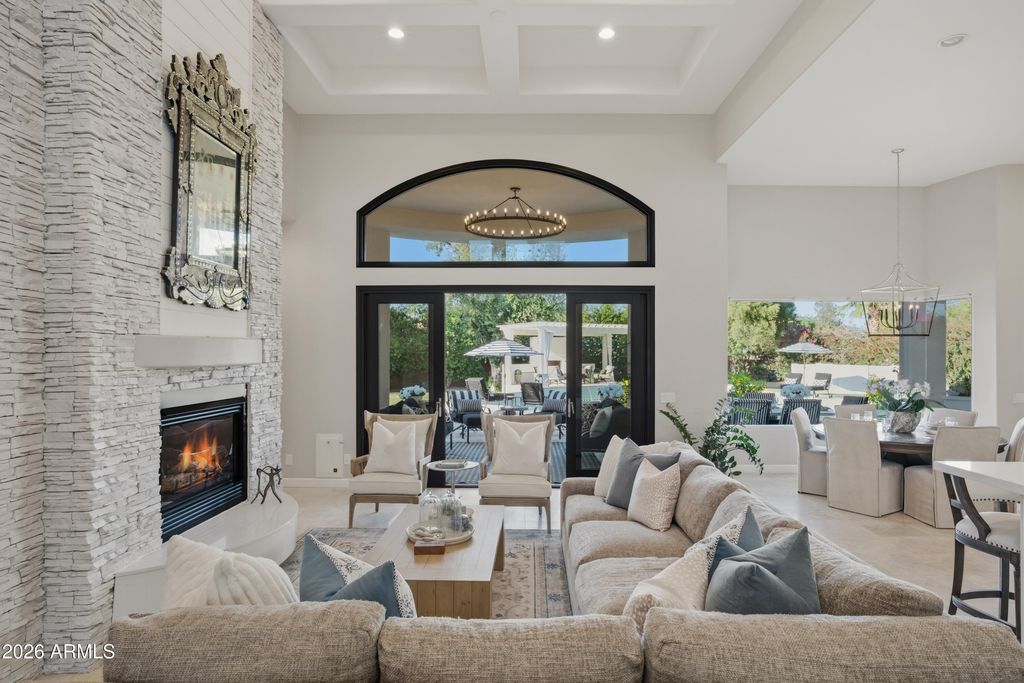 Image 9 of property listing at 6702 E SUNNYVALE Road, Paradise Valley, AZ 85253