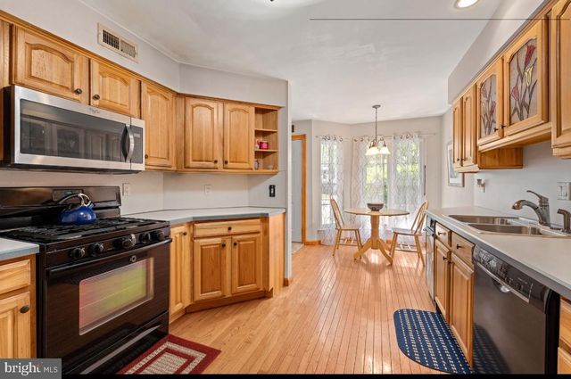 1106 MEADOWS DR, Williamstown, NJ 08094