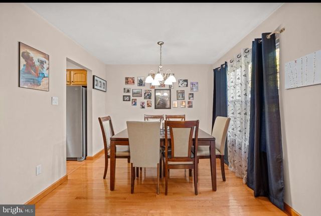 1106 MEADOWS DR, Williamstown, NJ 08094