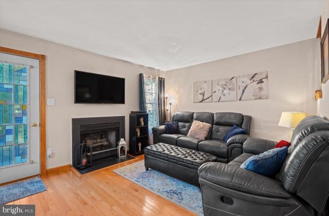 1106 MEADOWS DR, Williamstown, NJ 08094