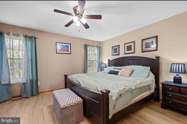1106 MEADOWS DR, Williamstown, NJ 08094