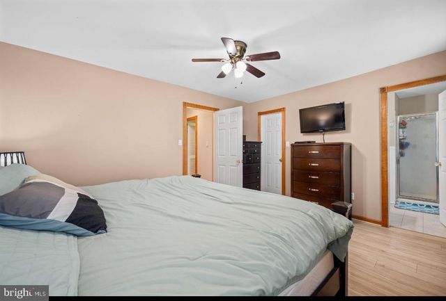 1106 MEADOWS DR, Williamstown, NJ 08094