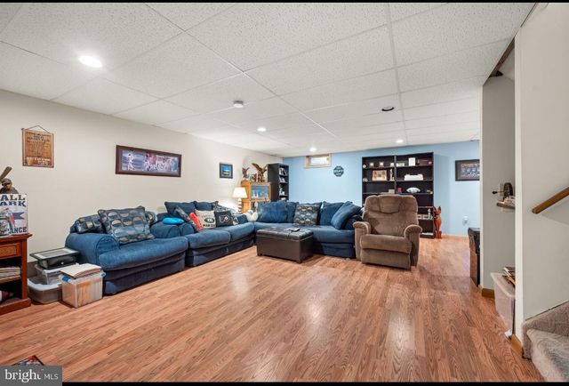 1106 MEADOWS DR, Williamstown, NJ 08094