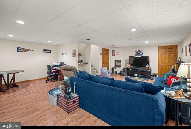 1106 MEADOWS DR, Williamstown, NJ 08094