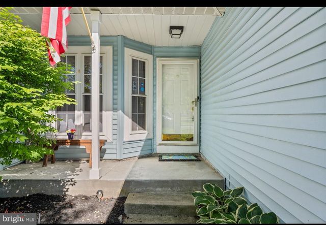 1106 MEADOWS DR, Williamstown, NJ 08094