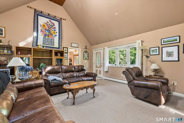 61 Philip Lane, Killingly, CT 06241