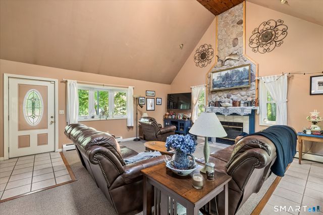 61 Philip Lane, Killingly, CT 06241