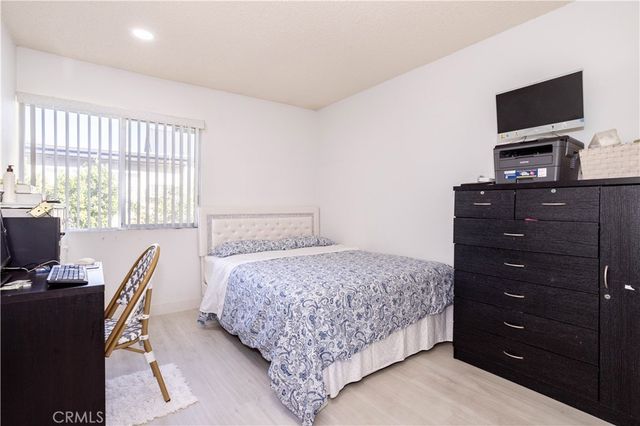 10125 De Soto 45, Chatsworth, CA 91311