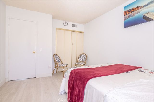 10125 De Soto 45, Chatsworth, CA 91311