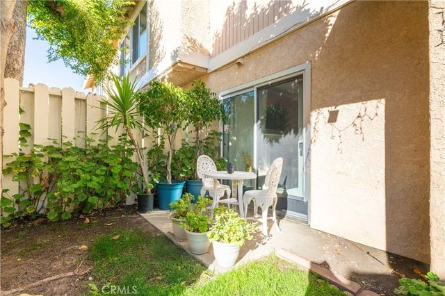 10125 De Soto 45, Chatsworth, CA 91311